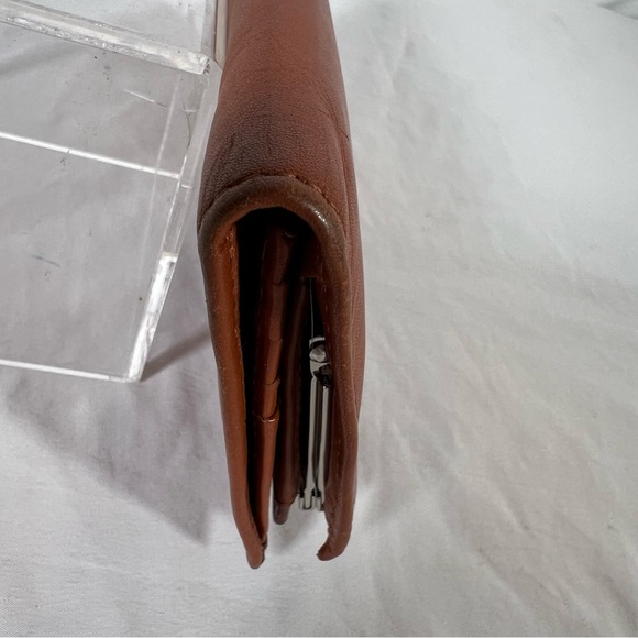 Hobo International Long Bi-Fold Leather Wallet w/ Snap Pouch & ID Display - Picture 6 of 16